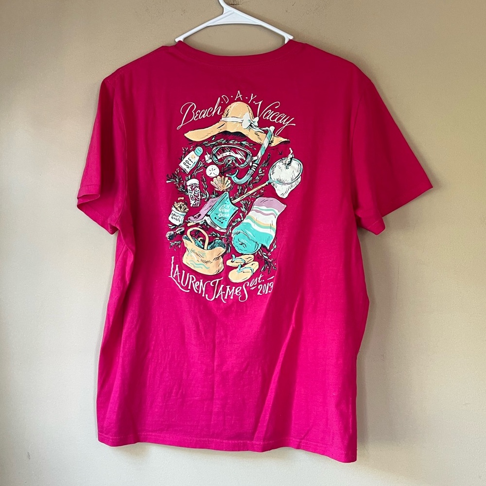 Lauren James “Beach Day Vacay”Short Sleeve Patch Pocket Pink T-Shirt Medium